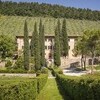 Villa Paradiso bei Spoleto mit Olivenhain und Zypressen